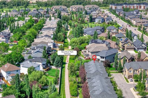 464 Quarry Villas Se, Calgary, AB, T2C5K1 | Card Image