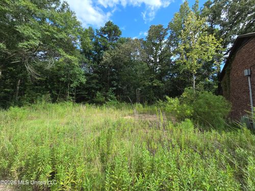 b-124 Plantation Boulevard, Hattiesburg, MS, 39401 | Card Image