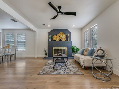 1002 Fulton Ave, San Antonio, TX, 78201-5208 | Card Image