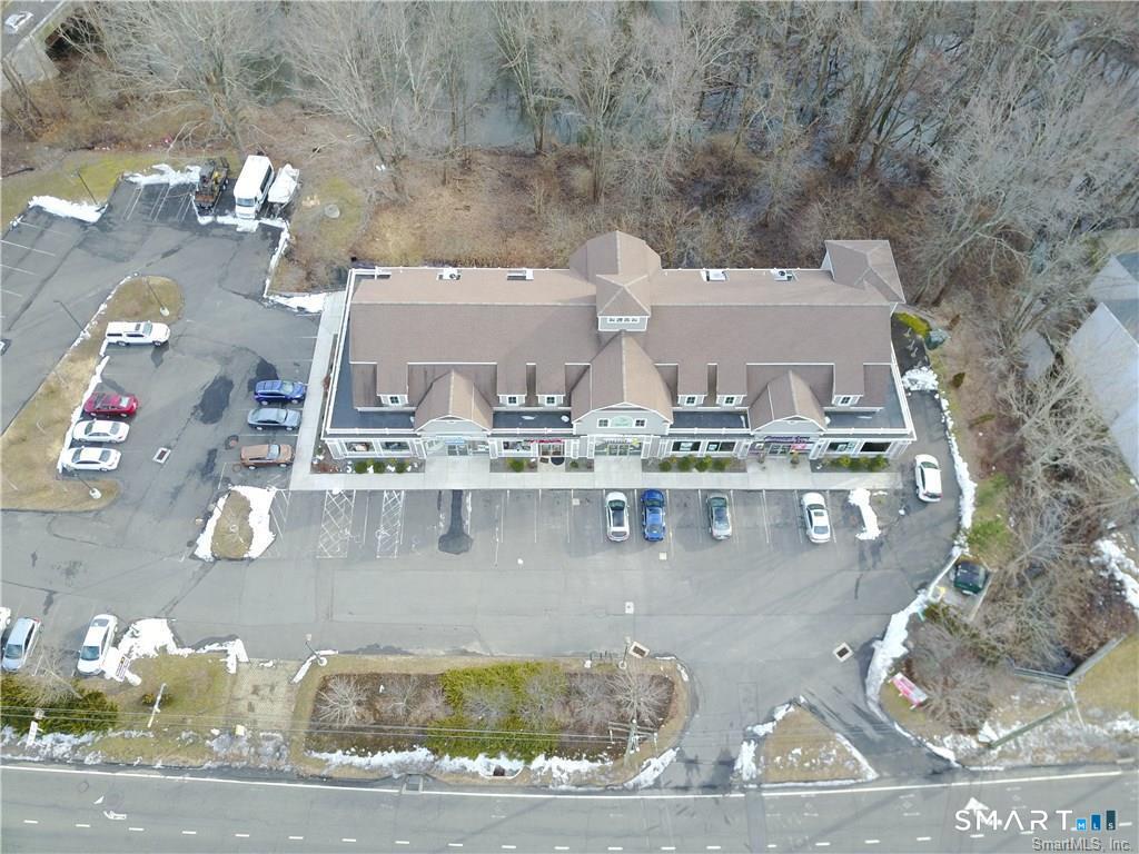 49 Federal Rd, Brookfield, CT 06804