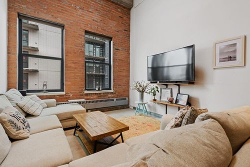 712-250 Park Ave, Minneapolis, MN, 55415-1171 | Card Image