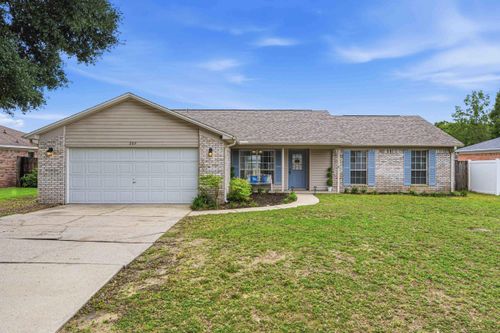 207 Secretariat Dr, Crestview, FL, 32539-6092 | Card Image