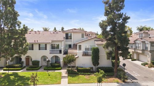 811 Larkridge, Irvine, CA, 92618-4015 | Card Image