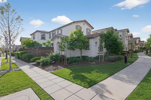 1005 S Fowler Ln, Mountain House, CA, 95391-1410 | Card Image