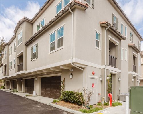 2811 Elderflower St, Spring Valley, CA, 91977-3683 | Card Image