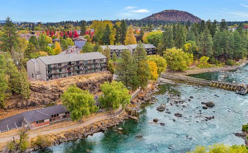 220-221-1565 Nw Wall St, Bend, OR, 97703-1969 | Card Image