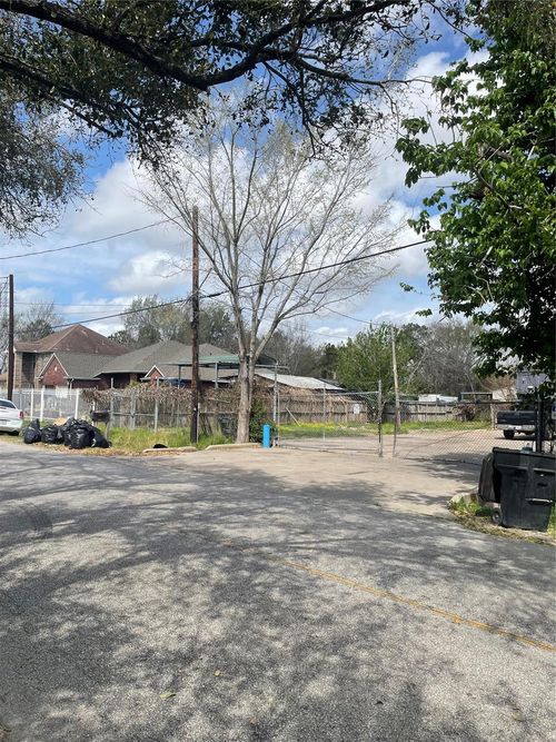 11619 Palmsprings Drive, Houston, TX, 77034 | Card Image