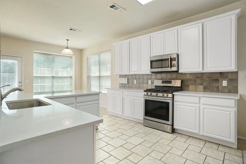 10028 Jessica St, Fort Worth, TX, 76244-5833 | Card Image