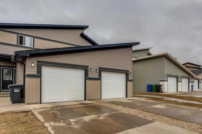 36 Greenhouse Place, Home with 3 bedrooms, 2 bathrooms and 2 parking in Red Deer AB | Image 3
