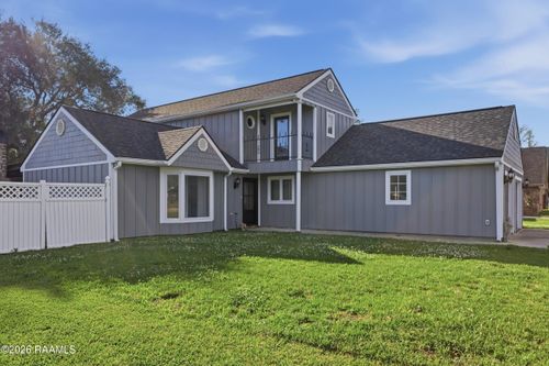420 Rosemount Dr, New Iberia, LA, 70560-1433 | Card Image