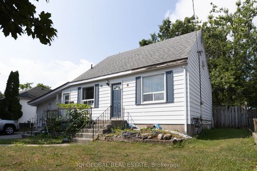 182 Peel St, Barrie, ON, L4M3L8 | Card Image