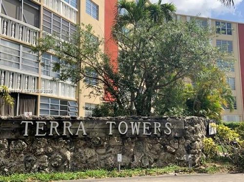 apt-510b-1475 Ne 125th Ter, North Miami, FL, 33161-5279 | Card Image