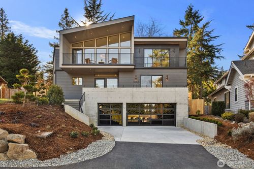 1653 105th Ave Se, Bellevue, WA, 98004-7105 | Card Image