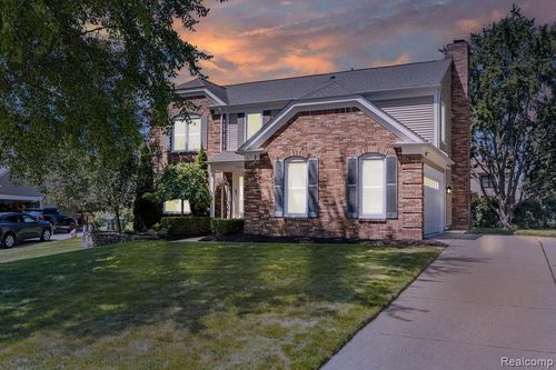 2384 Millbrook Ct, Rochester Hills, MI, 48306-3143 | Card Image
