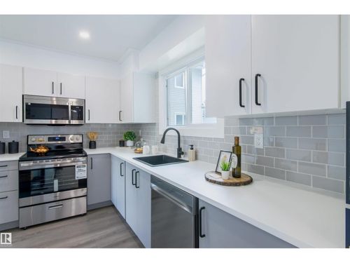 33-15710 Beaumaris Rd Nw, Edmonton, AB, T5X5E2 | Card Image