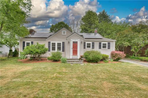 16 Evergreen St, Barrington, RI, 02806-2615 | Card Image