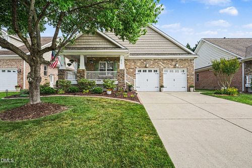 812 Canyoncreek Ln, Fuquay Varina, NC, 27526-5221 | Card Image