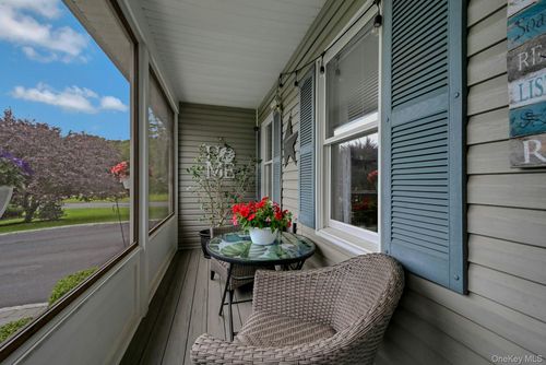 370 Pheasant Pl, Greenport, NY, 11944-2784 | Card Image