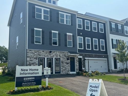 695 Olivia St, Pittsburgh, PA, 15205-9508 | Card Image