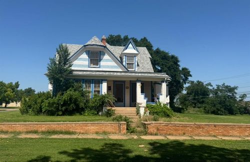 120 S 11th St, Clinton, OK, 73601-3330 | Card Image