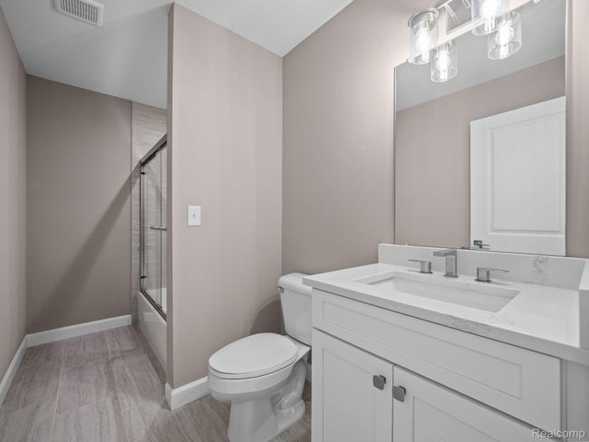 Second Bathroom | Image 21