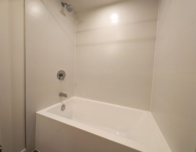 2306 - 308 Alderson Ave, Condo with 1 bedrooms, 1 bathrooms and 1 parking in Coquitlam BC | Image 17