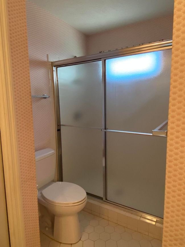 Owners Bathroom | Image 19