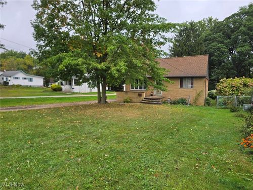 2010 Grantwood Dr, Parma, OH, 44134-4008 | Card Image