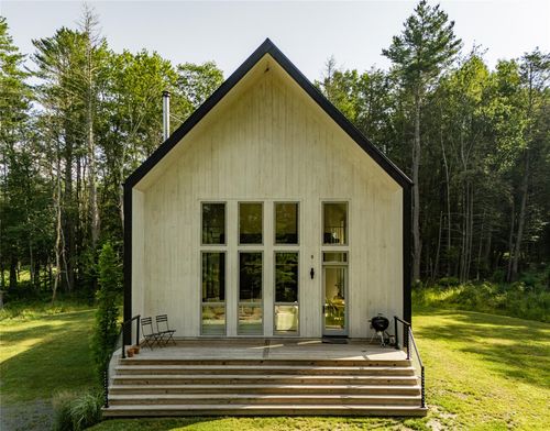 586 Perry Rd, Swan Lake, NY, 12783-5005 | Card Image