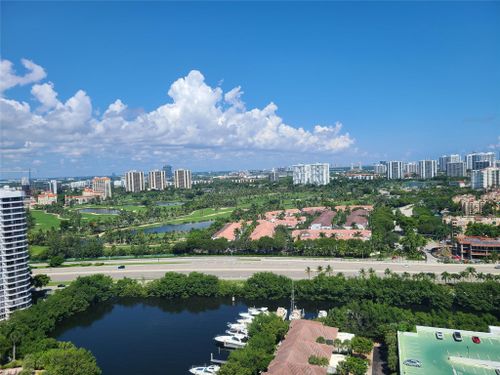 811-3600 Mystic Pointe Dr, Aventura, FL, 33180 | Card Image