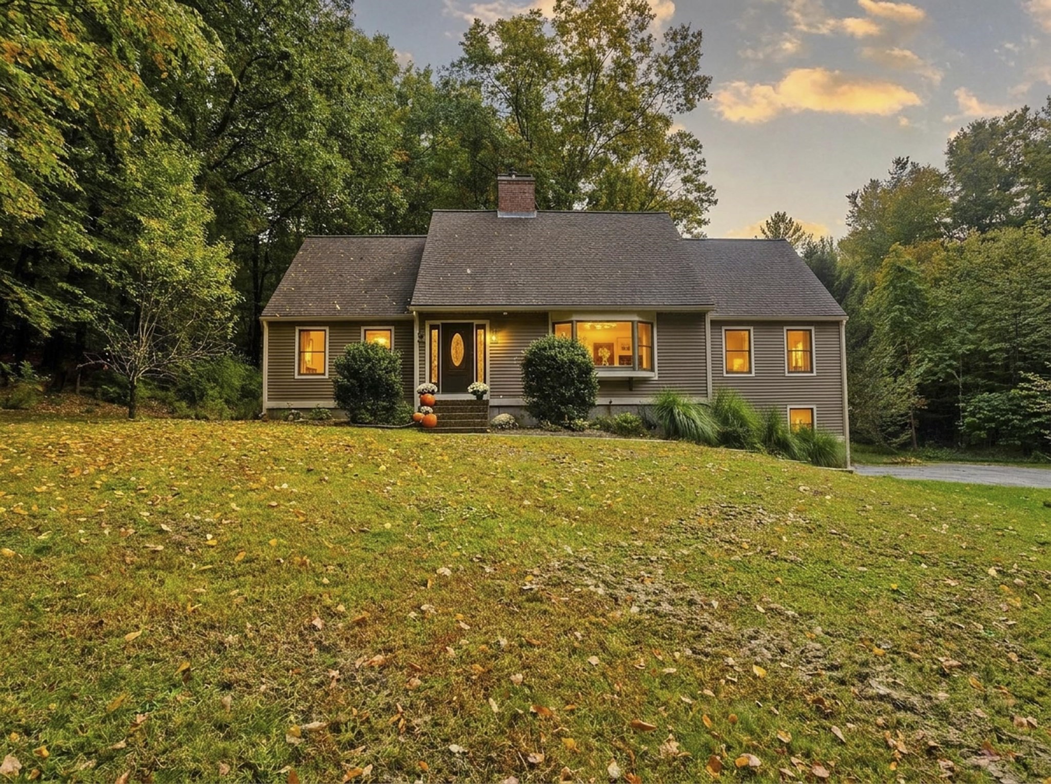 86 Glendale Rd, Pending in Southampton - eXp Realty