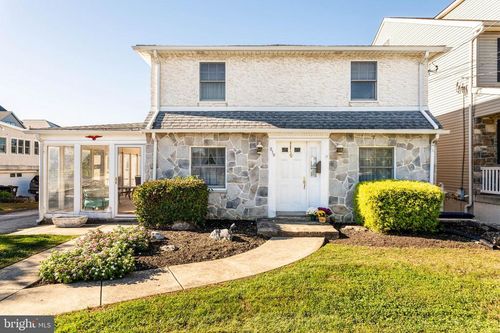 219 W 11th Ave, CONSHOHOCKEN, PA, 19428-1419 | Card Image