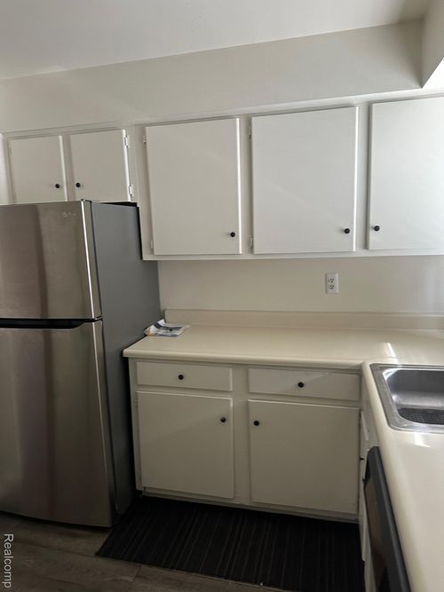 apt-105-25332 Shiawassee Cir, Southfield, MI, 48033-3837 | Card Image
