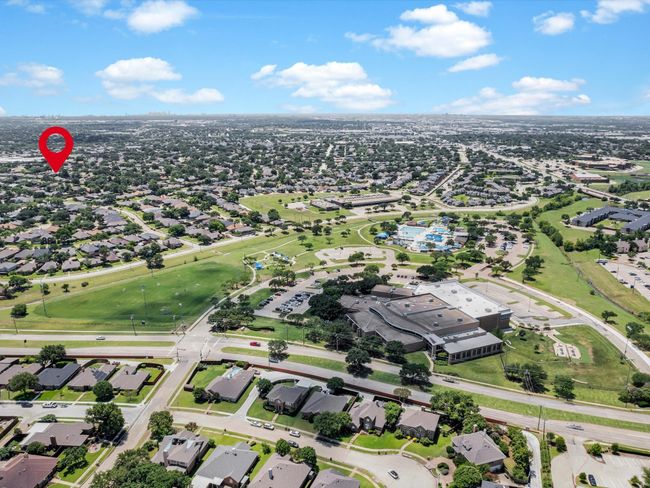 Aerial view of property and surrounding area featuring nearby suburban area | Image 29