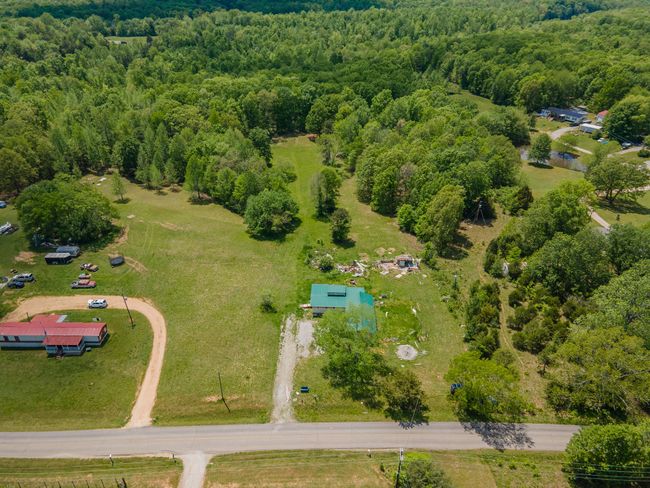 2724 She Boss Rd, House other with 2 bedrooms, 2 bathrooms and 4 parking in Duck River TN | Image 18