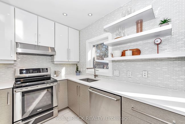 292 Currell Ave, House other with 3 bedrooms, 3 bathrooms and 2 parking in Ottawa ON | Image 10