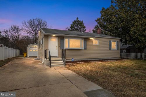 7831 Overhill Rd, GLEN BURNIE, MD, 21060-8124 | Card Image