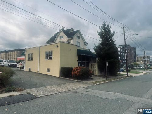 87 Old River St, Hackensack, NJ, 07601-7359 | Card Image