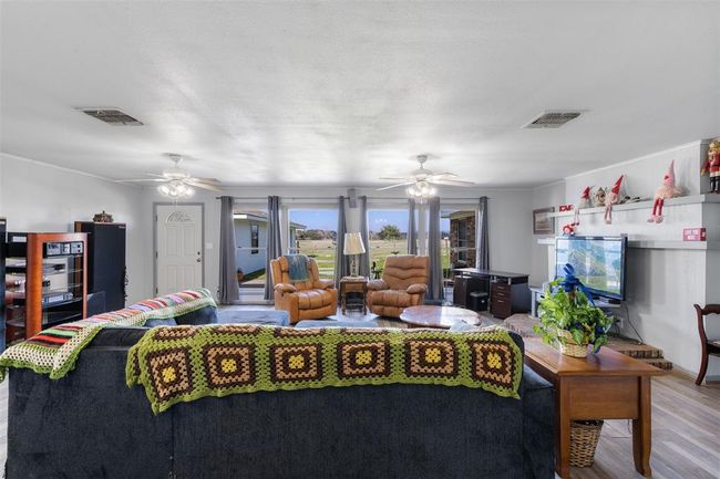727 Partridge Ln, House other with 3 bedrooms, 3 bathrooms and 2 parking in Eagle Lake TX | Image 19