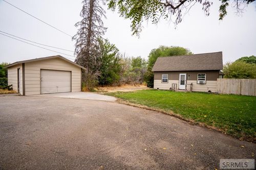 41 S 700 W, Blackfoot, ID, 83221-6107 | Card Image