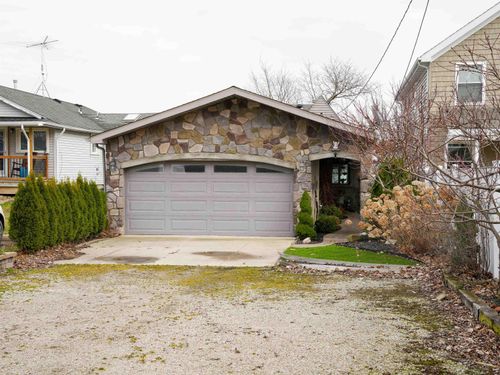5403 Pointe Dr, East China, MI, 48054-4162 | Card Image
