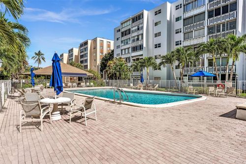 206-610 Ne 12th Ave, Hallandale Beach, FL, 33009-3642 | Card Image