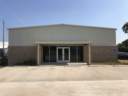 400 W Main St, Gunter, TX, 75058-2175 | Card Image