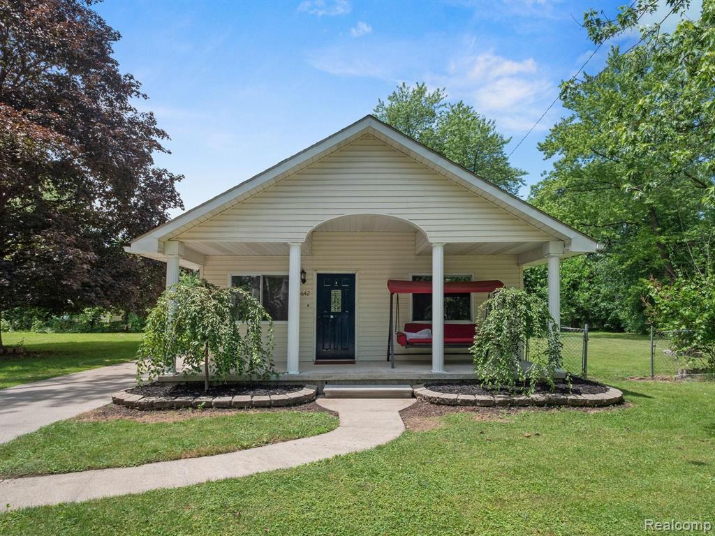 Weddell St, Dearborn Heights, MI 48125