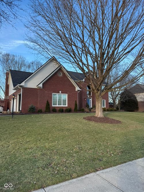 5776 Gyrfalcon Pl, Carmel, IN, 46033-8937 | Card Image