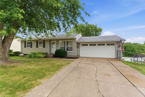 3108 Maplecrest Rd, Bettendorf, IA, 52722-3338 | Card Image