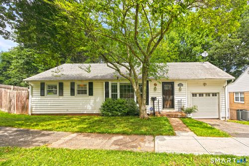 110 Roger White Dr, New Haven, CT, 06511-1662 | Card Image