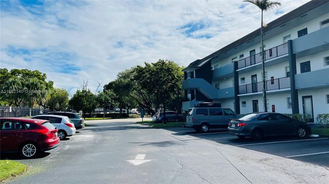 APT-105K - 8300 Sands Point Blvd, Condo with 1 bedrooms, 2 bathrooms and null parking in Tamarac FL | Image 5