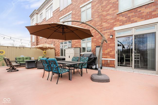 Picture hosting your summer BBQ out here! | Image 28
