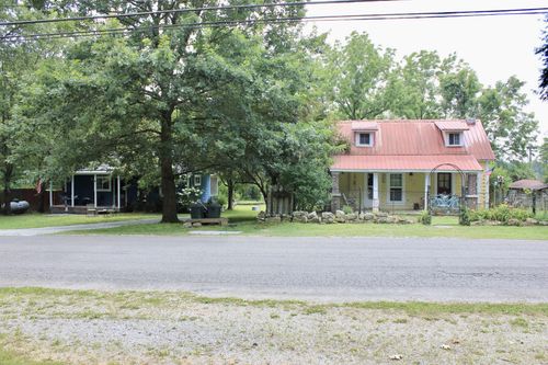 520 3rd St, Tracy City, TN, 37387-5015 | Card Image